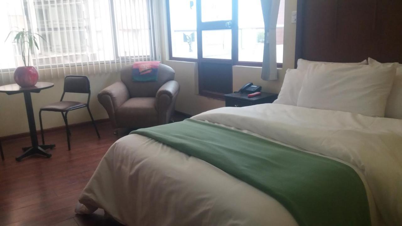 Hotel Saint Thomas Quito Ngoại thất bức ảnh